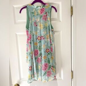 Robbie Bee dress size 4P. 100% polyester.